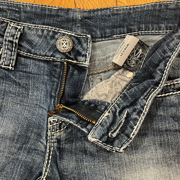 SILVER Frances 18” low rise bootcut distressed jeans. Altered to: 26x34. EUC - Picture 6 of 11